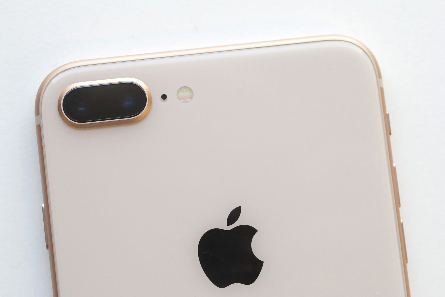 Apple iPhone 8 Review